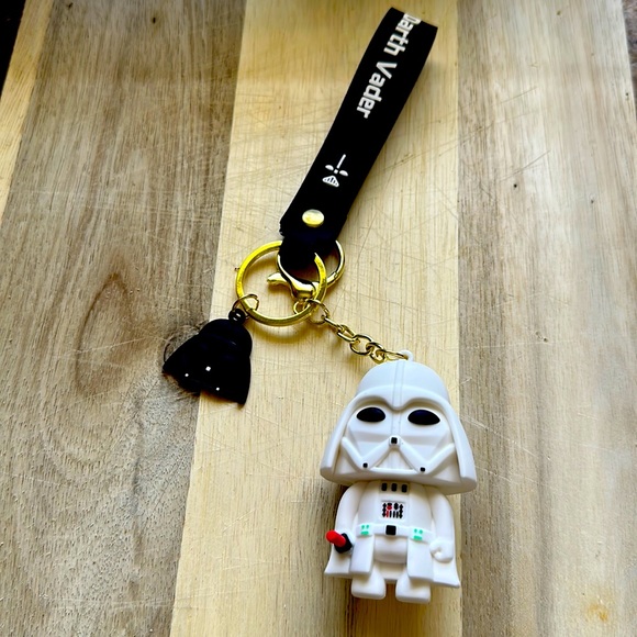 Large white armor Darth Vader figure hard rubber keychain - Picture 1 of 1